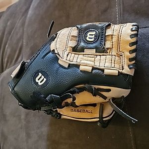 Wilson youth baseball glove